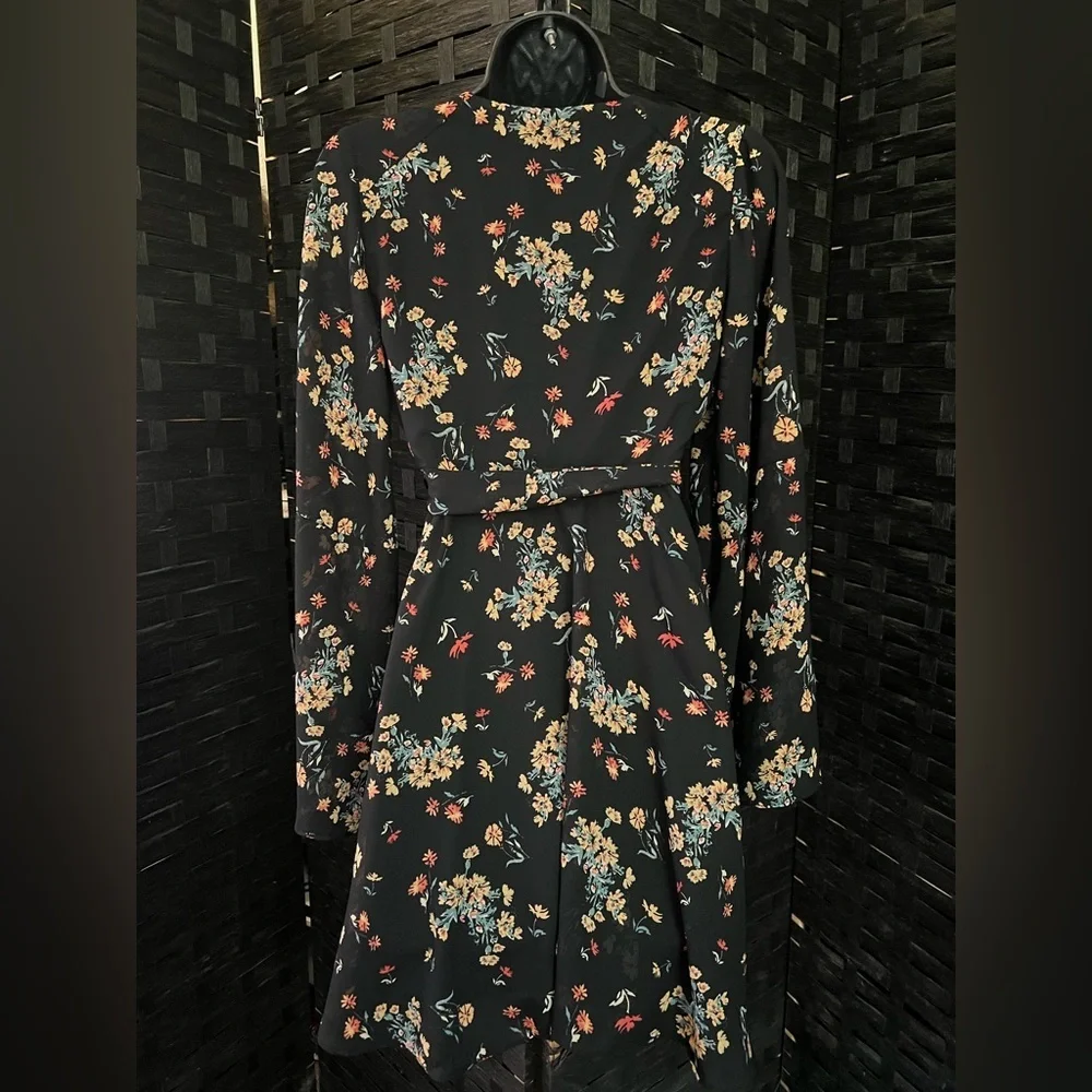 Free People Elegant Black Long Sleeve Dress with Floral Pattern